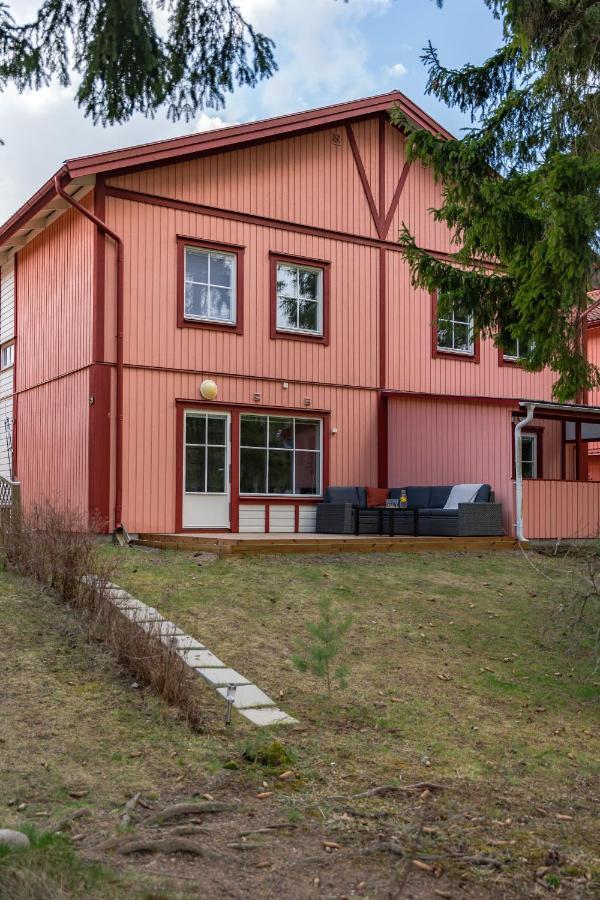 Uppsala Large Family Home Beside Forest Екстериор снимка