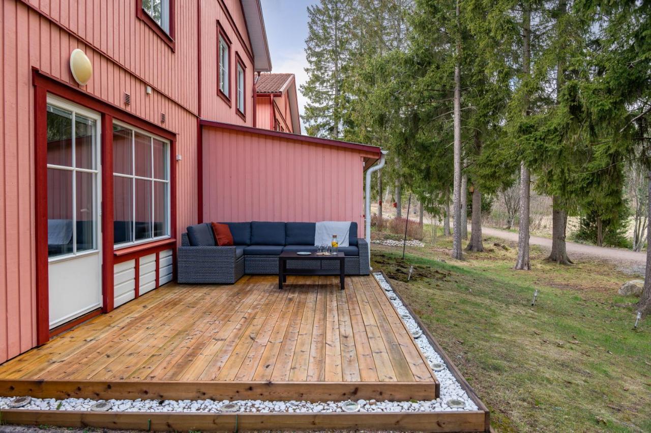 Uppsala Large Family Home Beside Forest Екстериор снимка