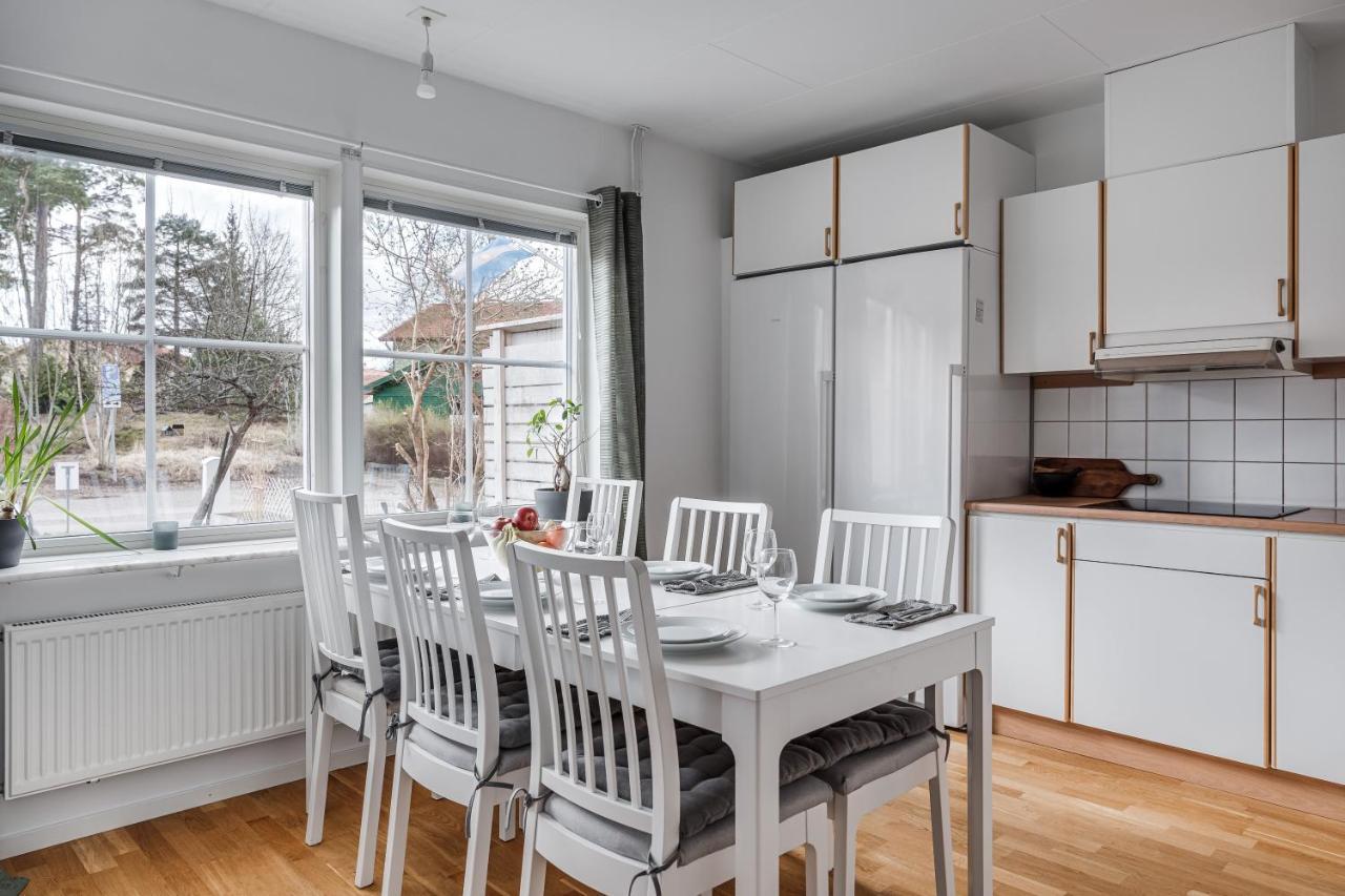 Uppsala Large Family Home Beside Forest Екстериор снимка
